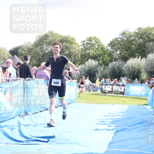 25.08.2024 - Elbe Triathlon Hamburg H.Heesch http://msf.ph/oto/6886491 25.08.2024 11:26:40 Ziel 680, 1846 meine-sportfotos.de