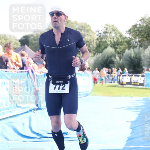 25.08.2024 - Elbe Triathlon Hamburg H.Heesch http://msf.ph/oto/6886496 25.08.2024 11:34:11 Ziel 545, 604, 670, 671, 683, 772 meine-sportfotos.de
