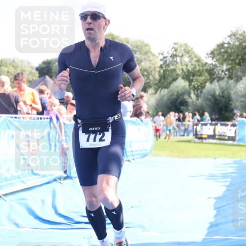 25.08.2024 - Elbe Triathlon Hamburg H.Heesch http://msf.ph/oto/6886498 25.08.2024 11:34:11 Ziel 545, 604, 670, 671, 683, 772 meine-sportfotos.de