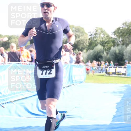25.08.2024 - Elbe Triathlon Hamburg H.Heesch http://msf.ph/oto/6886503 25.08.2024 11:34:11 Ziel 545, 604, 670, 671, 683, 772 meine-sportfotos.de