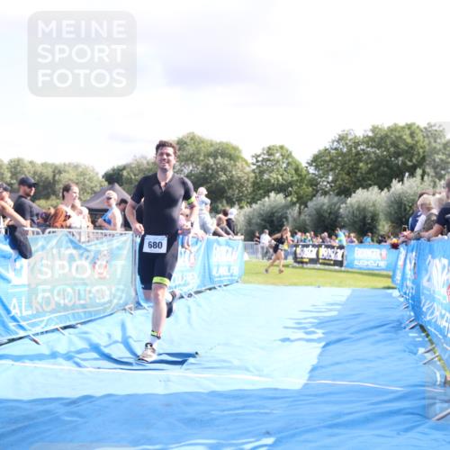 25.08.2024 - Elbe Triathlon Hamburg H.Heesch http://msf.ph/oto/6886508 25.08.2024 11:26:41 Ziel 680 meine-sportfotos.de