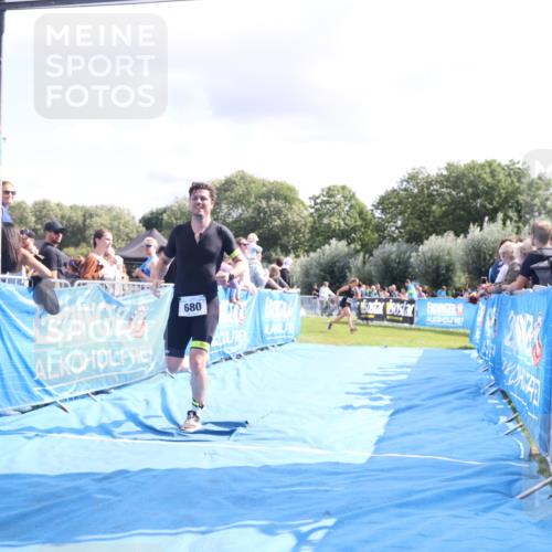 25.08.2024 - Elbe Triathlon Hamburg H.Heesch http://msf.ph/oto/6886510 25.08.2024 11:26:41 Ziel 680 meine-sportfotos.de