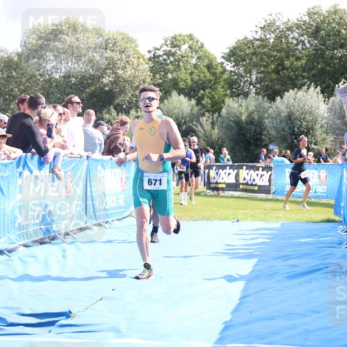 25.08.2024 - Elbe Triathlon Hamburg H.Heesch http://msf.ph/oto/6886518 25.08.2024 11:34:16 Ziel 606, 671, 683, 772, 795, 1429 meine-sportfotos.de