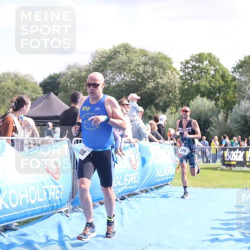 25.08.2024 - Elbe Triathlon Hamburg H.Heesch http://msf.ph/oto/6886519 25.08.2024 11:26:52 Ziel 378, 408 meine-sportfotos.de