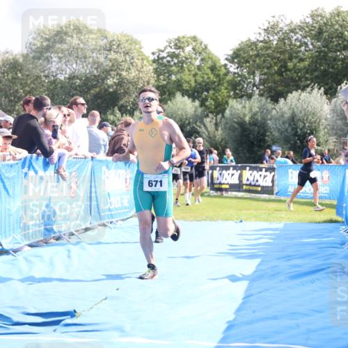 25.08.2024 - Elbe Triathlon Hamburg H.Heesch http://msf.ph/oto/6886520 25.08.2024 11:34:17 Ziel 606, 671, 683, 772, 795, 1429 meine-sportfotos.de