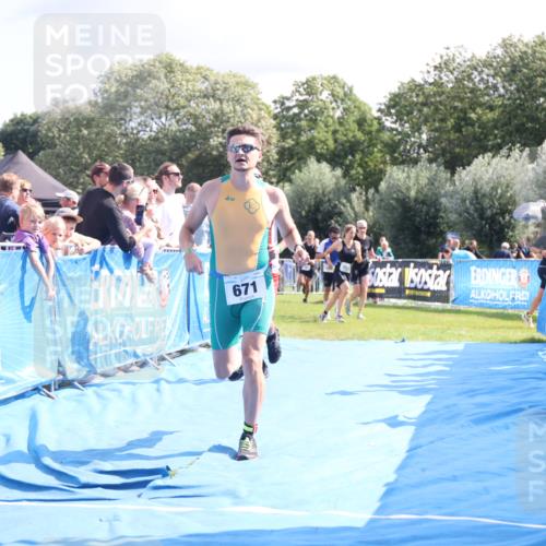 25.08.2024 - Elbe Triathlon Hamburg H.Heesch http://msf.ph/oto/6886532 25.08.2024 11:34:17 Ziel 606, 671, 683, 772, 795, 1429 meine-sportfotos.de