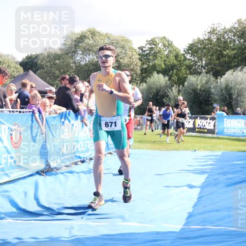 25.08.2024 - Elbe Triathlon Hamburg H.Heesch http://msf.ph/oto/6886540 25.08.2024 11:34:17 Ziel 606, 671, 683, 772, 795, 1429 meine-sportfotos.de