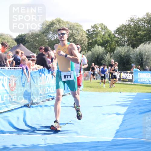 25.08.2024 - Elbe Triathlon Hamburg H.Heesch http://msf.ph/oto/6886542 25.08.2024 11:34:17 Ziel 606, 671, 683, 772, 795, 1429 meine-sportfotos.de