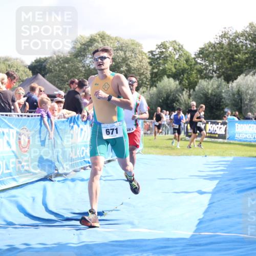 25.08.2024 - Elbe Triathlon Hamburg H.Heesch http://msf.ph/oto/6886543 25.08.2024 11:34:17 Ziel 606, 671, 683, 772, 795, 1429 meine-sportfotos.de