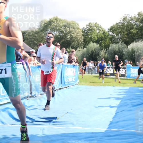 25.08.2024 - Elbe Triathlon Hamburg H.Heesch http://msf.ph/oto/6886547 25.08.2024 11:34:18 Ziel 606, 671, 683, 795, 1429 meine-sportfotos.de