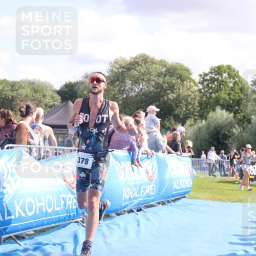 25.08.2024 - Elbe Triathlon Hamburg H.Heesch http://msf.ph/oto/6886554 25.08.2024 11:26:54 Ziel 378, 408 meine-sportfotos.de