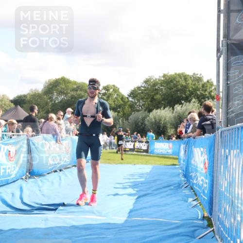 25.08.2024 - Elbe Triathlon Hamburg H.Heesch http://msf.ph/oto/6886561 25.08.2024 11:27:03 Ziel 219, 464, 664 meine-sportfotos.de