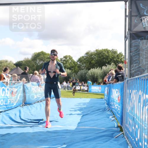 25.08.2024 - Elbe Triathlon Hamburg H.Heesch http://msf.ph/oto/6886567 25.08.2024 11:27:03 Ziel 219, 464, 664 meine-sportfotos.de