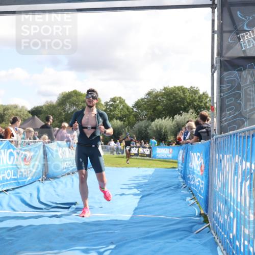25.08.2024 - Elbe Triathlon Hamburg H.Heesch http://msf.ph/oto/6886569 25.08.2024 11:27:03 Ziel 219, 464, 664 meine-sportfotos.de