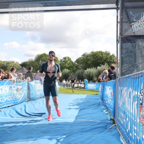 25.08.2024 - Elbe Triathlon Hamburg H.Heesch http://msf.ph/oto/6886571 25.08.2024 11:27:03 Ziel 219, 464, 664 meine-sportfotos.de