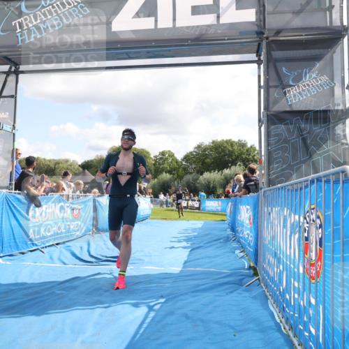 25.08.2024 - Elbe Triathlon Hamburg H.Heesch http://msf.ph/oto/6886579 25.08.2024 11:27:03 Ziel 219, 464, 664 meine-sportfotos.de