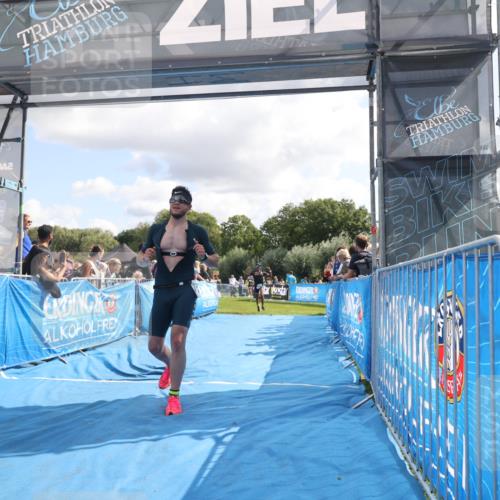 25.08.2024 - Elbe Triathlon Hamburg H.Heesch http://msf.ph/oto/6886581 25.08.2024 11:27:03 Ziel 219, 464, 664 meine-sportfotos.de