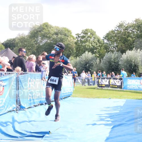 25.08.2024 - Elbe Triathlon Hamburg H.Heesch http://msf.ph/oto/6886594 25.08.2024 11:27:06 Ziel 219, 464, 664 meine-sportfotos.de