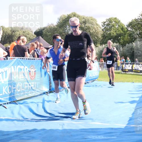 25.08.2024 - Elbe Triathlon Hamburg H.Heesch http://msf.ph/oto/6886612 25.08.2024 11:34:22 Ziel 606, 671, 683, 795, 1429 meine-sportfotos.de