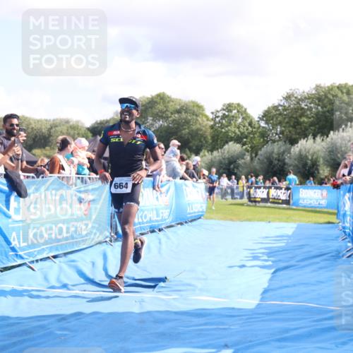25.08.2024 - Elbe Triathlon Hamburg H.Heesch http://msf.ph/oto/6886613 25.08.2024 11:27:06 Ziel 219, 464, 664 meine-sportfotos.de