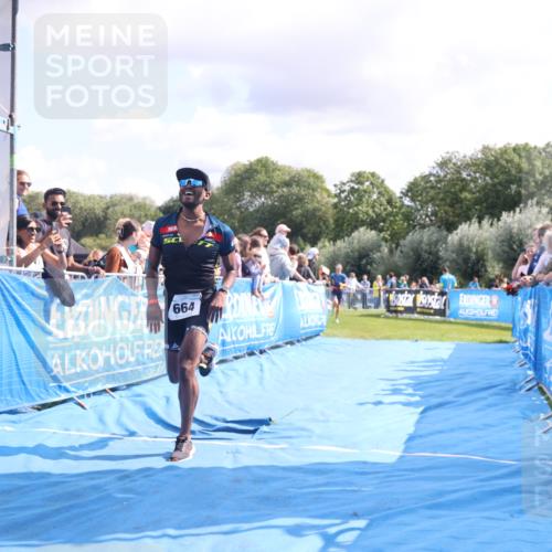 25.08.2024 - Elbe Triathlon Hamburg H.Heesch http://msf.ph/oto/6886616 25.08.2024 11:27:06 Ziel 219, 464, 664 meine-sportfotos.de