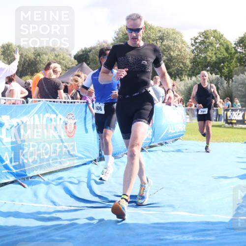 25.08.2024 - Elbe Triathlon Hamburg H.Heesch http://msf.ph/oto/6886618 25.08.2024 11:34:22 Ziel 606, 671, 683, 795, 1429 meine-sportfotos.de