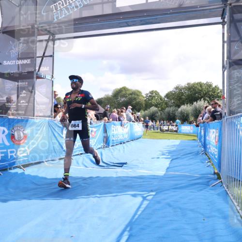 25.08.2024 - Elbe Triathlon Hamburg H.Heesch http://msf.ph/oto/6886627 25.08.2024 11:27:07 Ziel 219, 464, 664 meine-sportfotos.de