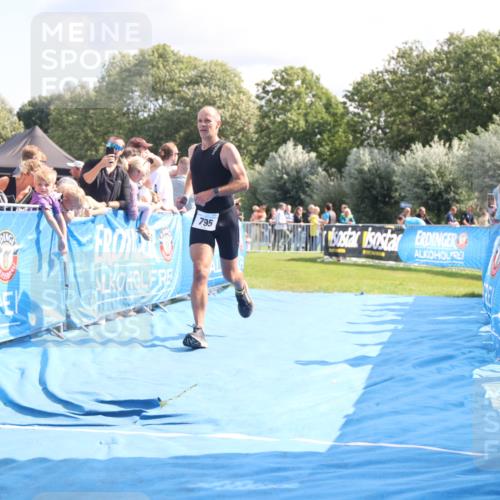 25.08.2024 - Elbe Triathlon Hamburg H.Heesch http://msf.ph/oto/6886630 25.08.2024 11:34:23 Ziel 606, 671, 683, 795, 1429 meine-sportfotos.de