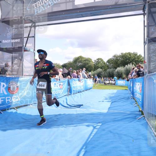 25.08.2024 - Elbe Triathlon Hamburg H.Heesch http://msf.ph/oto/6886631 25.08.2024 11:27:07 Ziel 219, 464, 664 meine-sportfotos.de