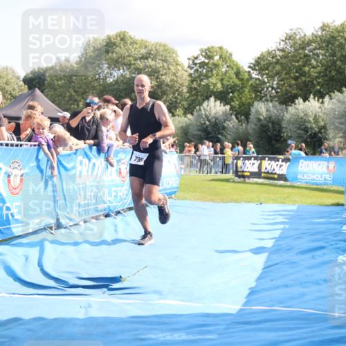 25.08.2024 - Elbe Triathlon Hamburg H.Heesch http://msf.ph/oto/6886637 25.08.2024 11:34:23 Ziel 606, 671, 683, 795, 1429 meine-sportfotos.de
