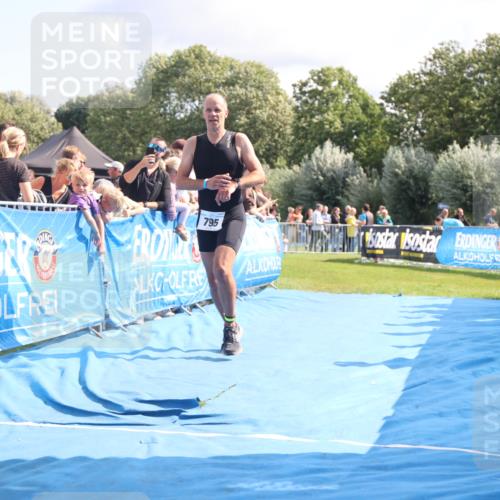 25.08.2024 - Elbe Triathlon Hamburg H.Heesch http://msf.ph/oto/6886641 25.08.2024 11:34:23 Ziel 606, 671, 683, 795, 1429 meine-sportfotos.de