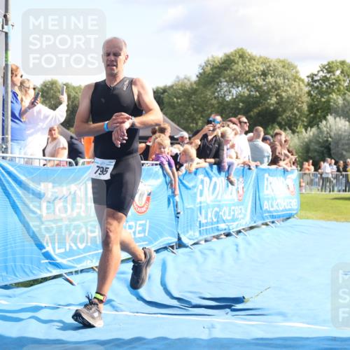 25.08.2024 - Elbe Triathlon Hamburg H.Heesch http://msf.ph/oto/6886643 25.08.2024 11:34:24 Ziel 606, 671, 683, 795, 1429 meine-sportfotos.de