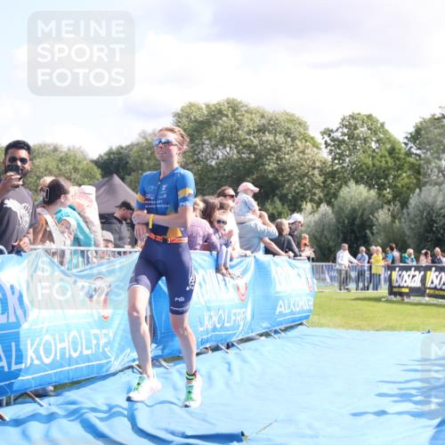 25.08.2024 - Elbe Triathlon Hamburg H.Heesch http://msf.ph/oto/6886645 25.08.2024 11:27:11 Ziel 464, 664 meine-sportfotos.de