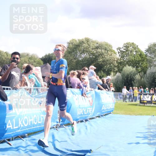 25.08.2024 - Elbe Triathlon Hamburg H.Heesch http://msf.ph/oto/6886649 25.08.2024 11:27:11 Ziel 464, 664 meine-sportfotos.de