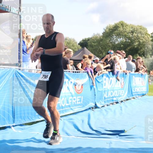 25.08.2024 - Elbe Triathlon Hamburg H.Heesch http://msf.ph/oto/6886650 25.08.2024 11:34:24 Ziel 606, 671, 683, 795, 1429 meine-sportfotos.de