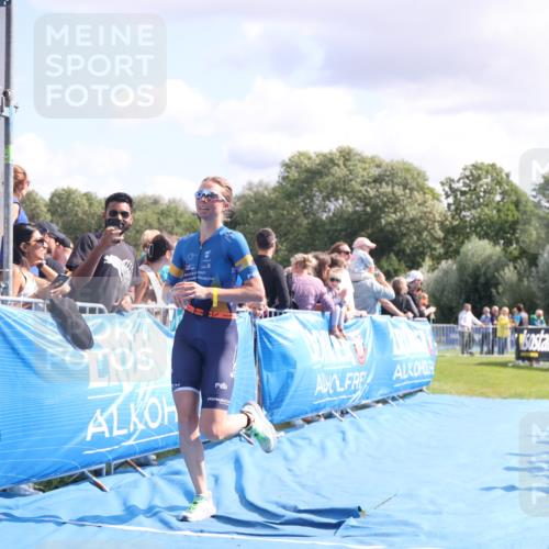 25.08.2024 - Elbe Triathlon Hamburg H.Heesch http://msf.ph/oto/6886655 25.08.2024 11:27:11 Ziel 464, 664 meine-sportfotos.de