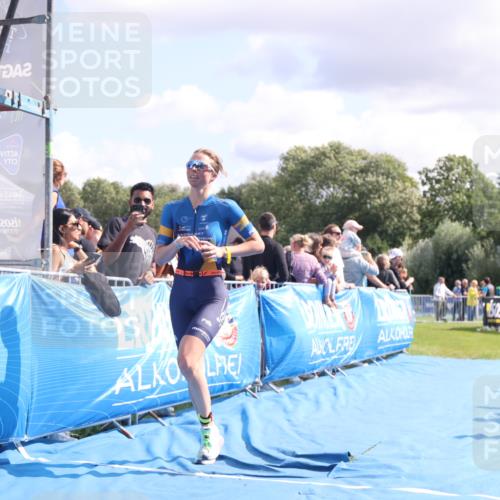25.08.2024 - Elbe Triathlon Hamburg H.Heesch http://msf.ph/oto/6886659 25.08.2024 11:27:11 Ziel 464, 664 meine-sportfotos.de