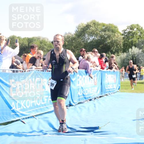 25.08.2024 - Elbe Triathlon Hamburg H.Heesch http://msf.ph/oto/6886660 25.08.2024 11:34:35 Ziel 328, 706, 799 meine-sportfotos.de