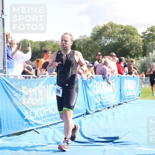 25.08.2024 - Elbe Triathlon Hamburg H.Heesch http://msf.ph/oto/6886666 25.08.2024 11:34:35 Ziel 328, 706, 799 meine-sportfotos.de