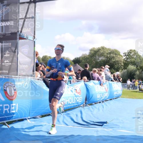 25.08.2024 - Elbe Triathlon Hamburg H.Heesch http://msf.ph/oto/6886667 25.08.2024 11:27:12 Ziel 464, 664 meine-sportfotos.de