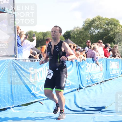 25.08.2024 - Elbe Triathlon Hamburg H.Heesch http://msf.ph/oto/6886672 25.08.2024 11:34:35 Ziel 328, 706, 799 meine-sportfotos.de