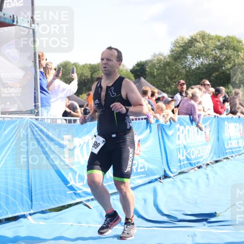 25.08.2024 - Elbe Triathlon Hamburg H.Heesch http://msf.ph/oto/6886674 25.08.2024 11:34:35 Ziel 328, 706, 799 meine-sportfotos.de