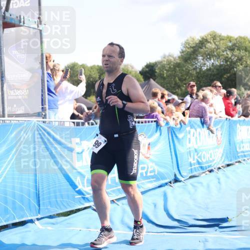 25.08.2024 - Elbe Triathlon Hamburg H.Heesch http://msf.ph/oto/6886676 25.08.2024 11:34:35 Ziel 328, 706, 799 meine-sportfotos.de