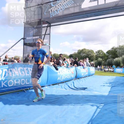 25.08.2024 - Elbe Triathlon Hamburg H.Heesch http://msf.ph/oto/6886685 25.08.2024 11:27:12 Ziel 464, 664 meine-sportfotos.de
