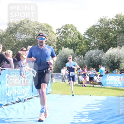 25.08.2024 - Elbe Triathlon Hamburg H.Heesch http://msf.ph/oto/6886687 25.08.2024 11:27:23 Ziel 337, 561, 625 meine-sportfotos.de