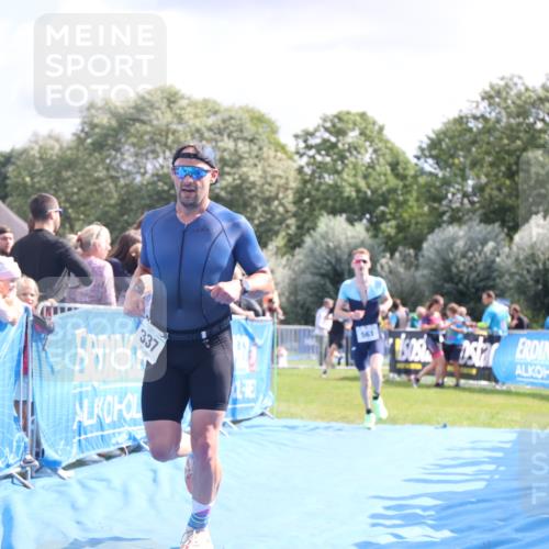 25.08.2024 - Elbe Triathlon Hamburg H.Heesch http://msf.ph/oto/6886696 25.08.2024 11:27:23 Ziel 337, 561, 625 meine-sportfotos.de