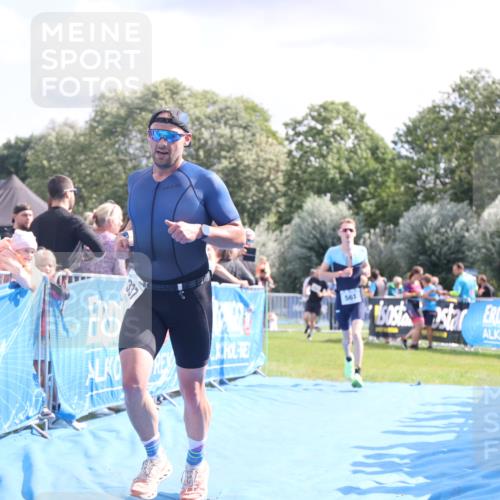 25.08.2024 - Elbe Triathlon Hamburg H.Heesch http://msf.ph/oto/6886700 25.08.2024 11:27:23 Ziel 337, 561, 625 meine-sportfotos.de