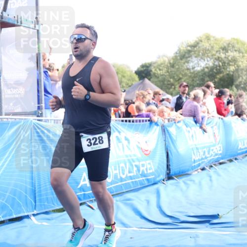 25.08.2024 - Elbe Triathlon Hamburg H.Heesch http://msf.ph/oto/6886707 25.08.2024 11:34:39 Ziel 328, 651, 706, 773, 799 meine-sportfotos.de