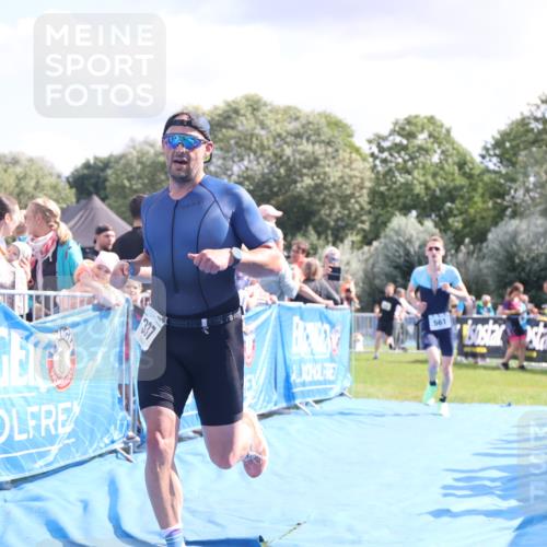 25.08.2024 - Elbe Triathlon Hamburg H.Heesch http://msf.ph/oto/6886708 25.08.2024 11:27:23 Ziel 337, 561, 625 meine-sportfotos.de