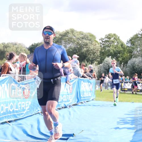 25.08.2024 - Elbe Triathlon Hamburg H.Heesch http://msf.ph/oto/6886713 25.08.2024 11:27:23 Ziel 337, 561, 625 meine-sportfotos.de